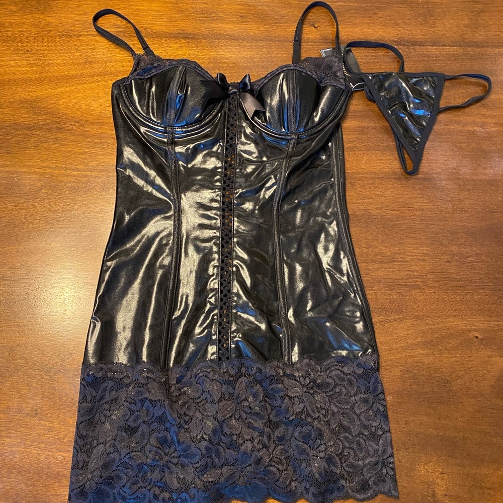 NWT Fredericks of Hollywood Black pleather Medium lingerie